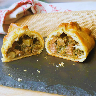 Jolly Posh Steak & Stilton Pasty: 8oz